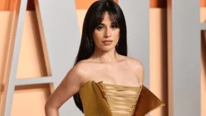 Camila Cabello surpreende com looks icônicos em seu aniversário de 29 anos