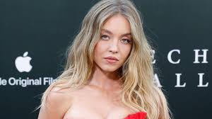 Sydney Sweeney revela segredo das ondas brilhantes para o tapete vermelho em 2026