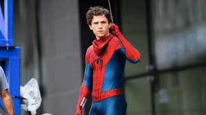 Tom Holland revela por que evita Hollywood e prefere vida longe dos holofotes em 2026