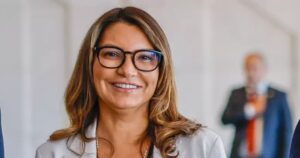 Dentista de 73 anos tem prisão decretada após depredar gabinete de Janja em 8/1, em 2026