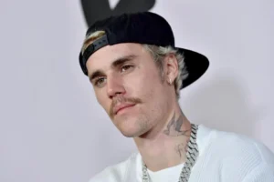 Disputa acirrada: Justin Bieber supera Michael Jackson e assume topo do Spotify em 2026