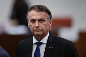 Milei agita campanha e Flávio Bolsonaro conquista destaque na corrida eleitoral de 2026