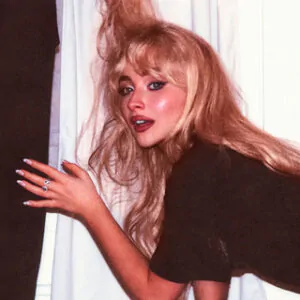 Madonna faz história no Hot 100 com retorno surpreendente ao lado de Sabrina Carpenter em 2026