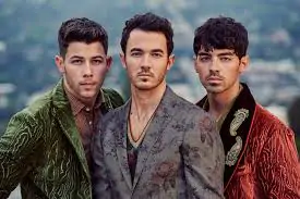 Paul Rudd e Nick Jonas brilham em ‘Hit para Dois’, nova aposta musical de 2026